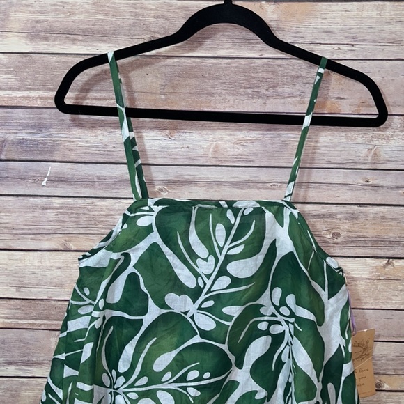 Natalie Anne Tiered Hawaiian Print Dress Size Medium NWT Gauzy Cotton G2 - Picture 2 of 8